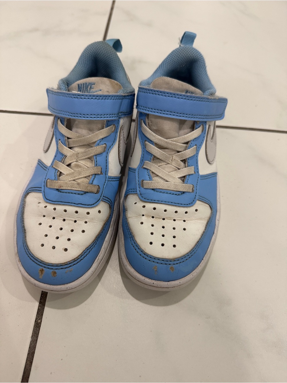 Nike Kids Low-Top Sneakers in Light Blue and White with Hook-and-Loop Strap - 1Y